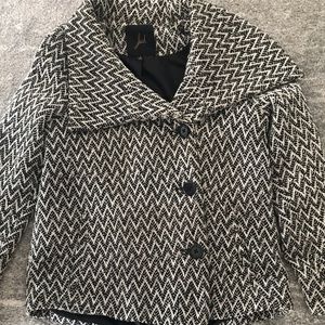 Jack short, black and white coat in size small